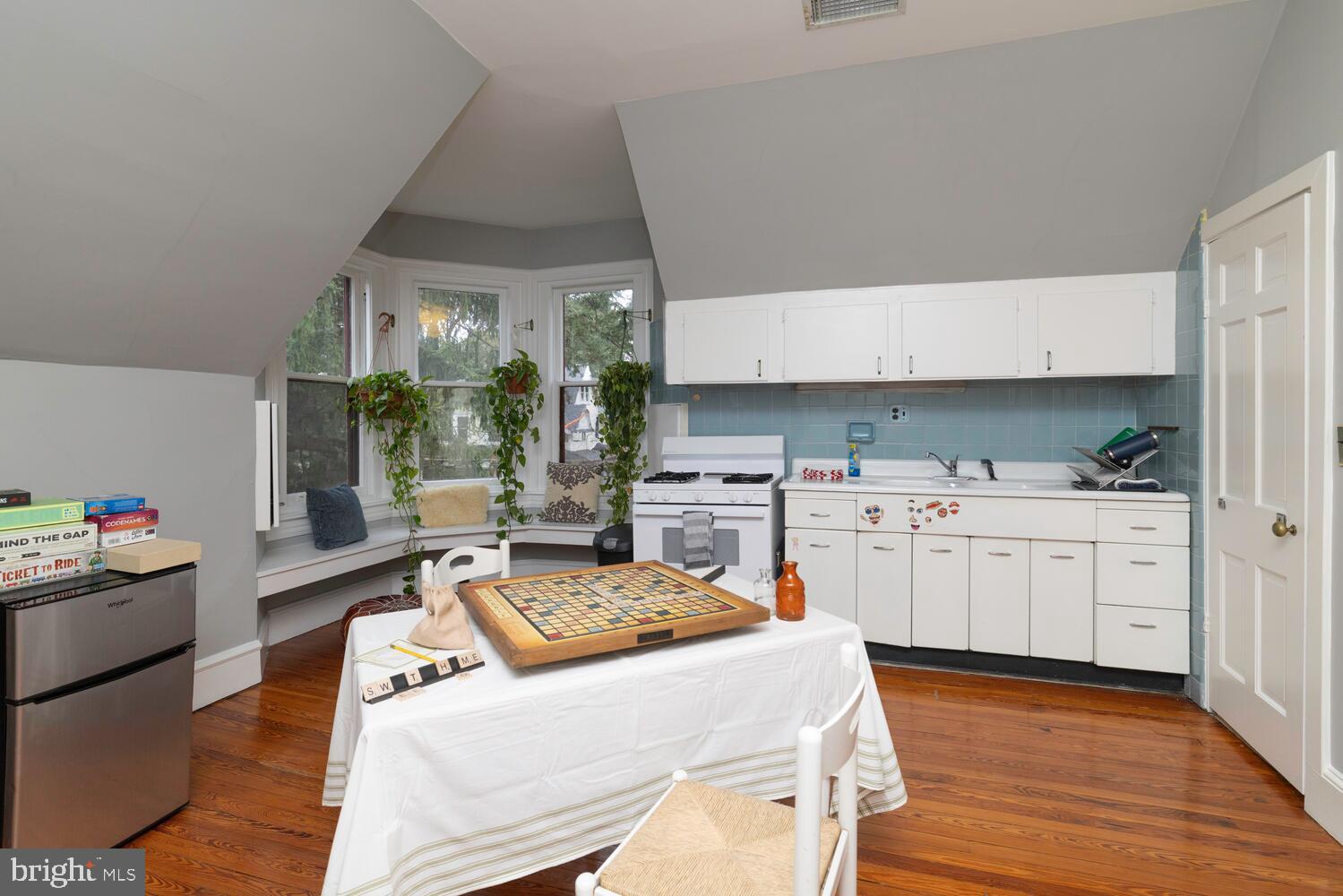 157 Fernbrook Ave
