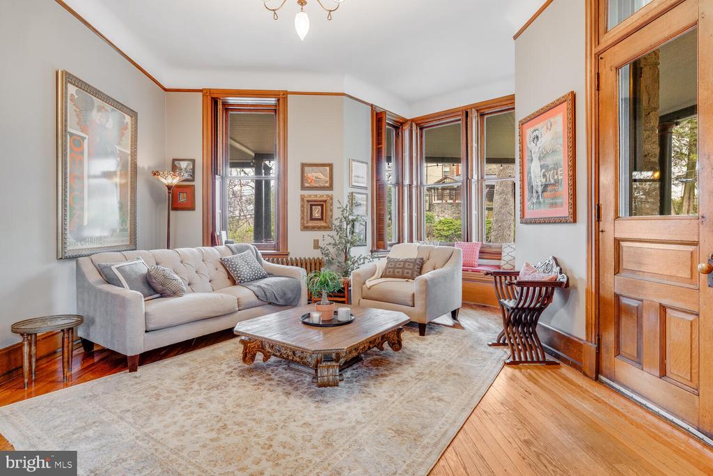 157 Fernbrook Ave