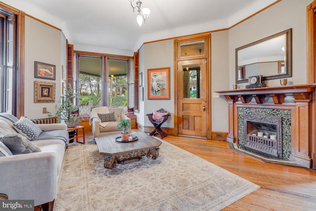 157 Fernbrook Ave