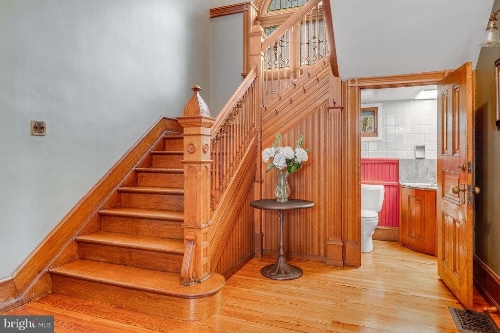 157 Fernbrook Ave