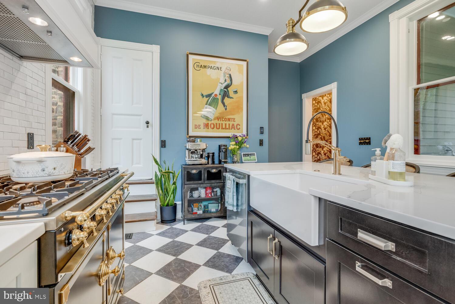 157 Fernbrook Ave