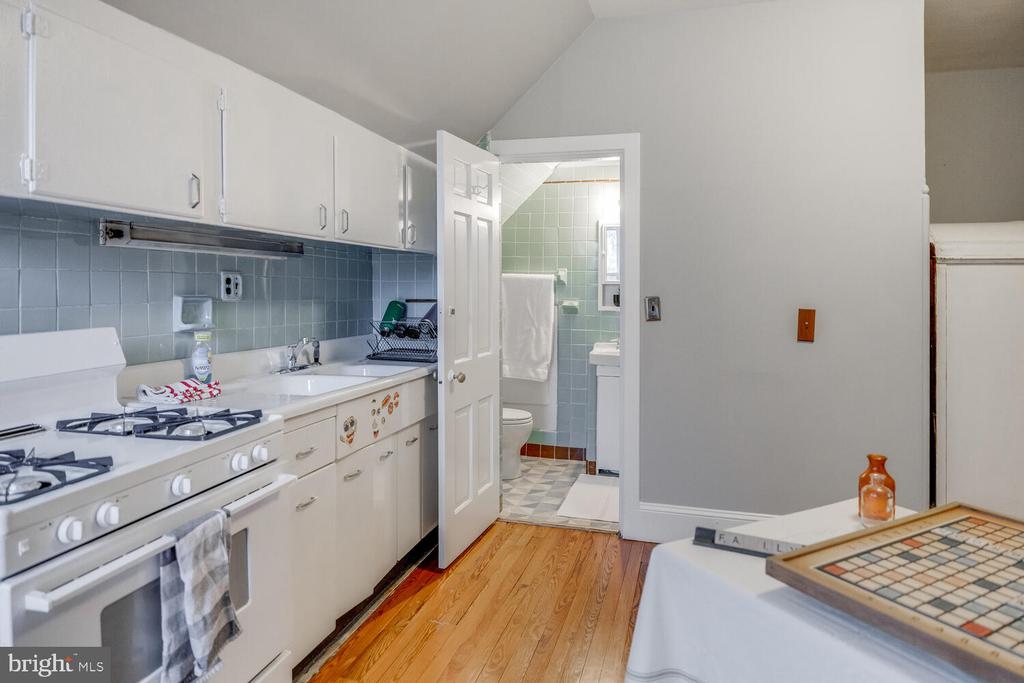 157 Fernbrook Ave