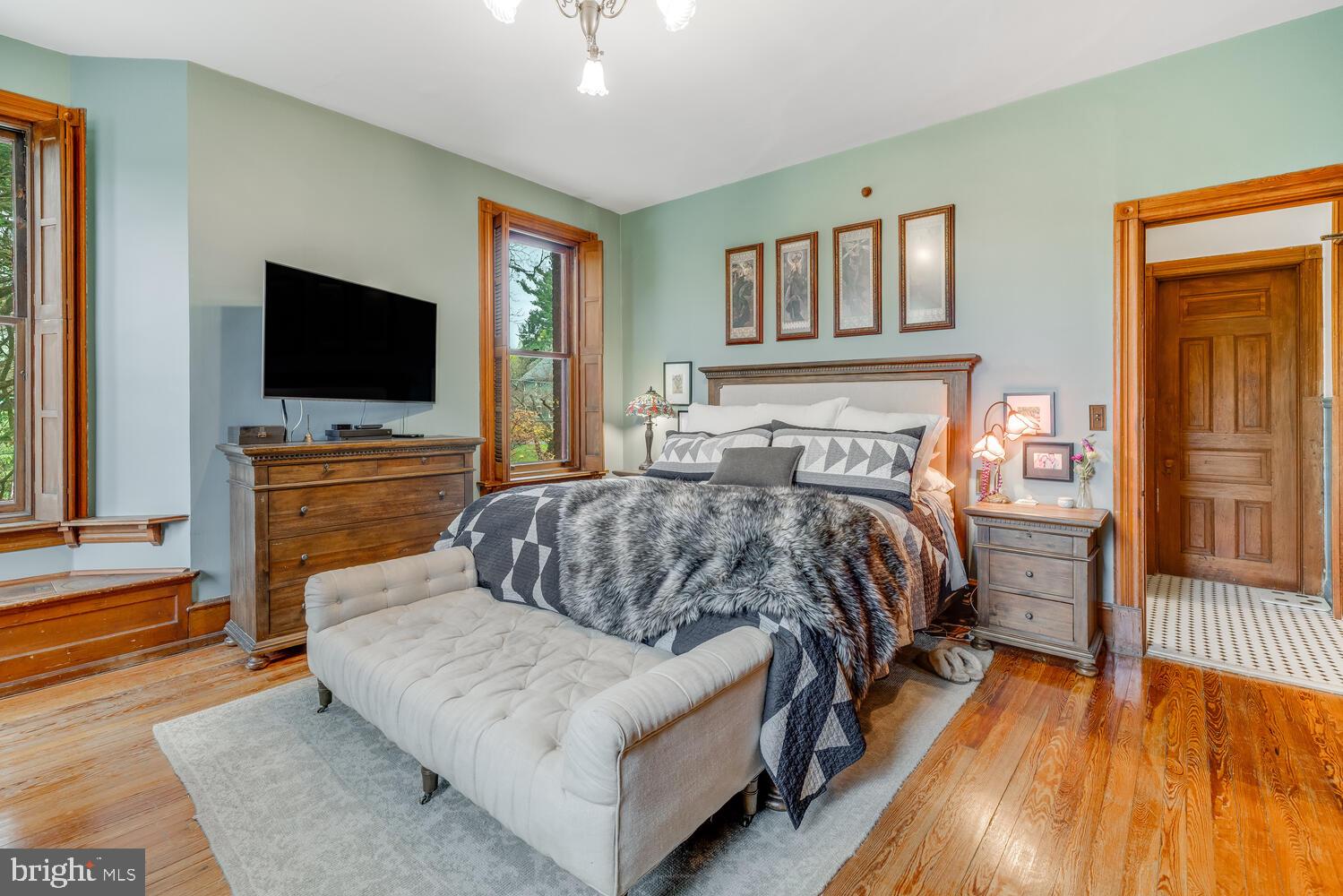 157 Fernbrook Ave