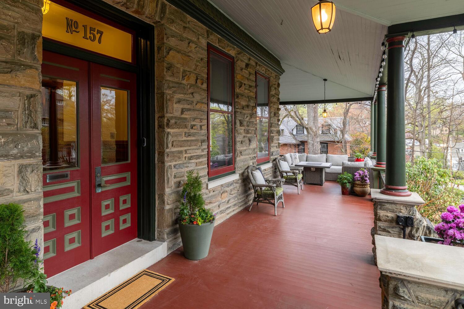 157 Fernbrook Ave