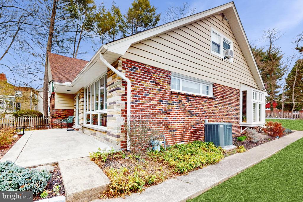 19 Laburnum Ln