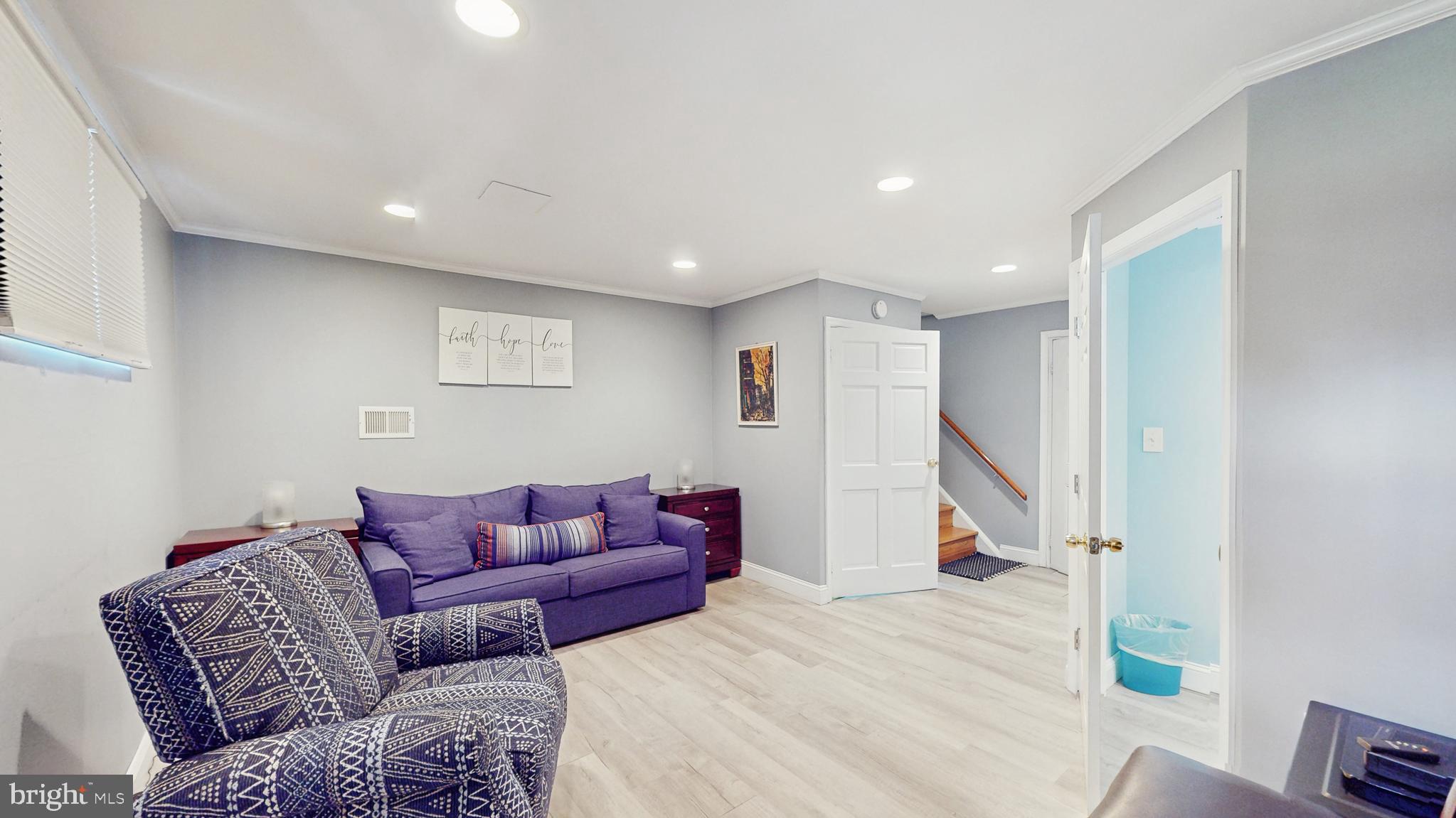 19 Laburnum Ln