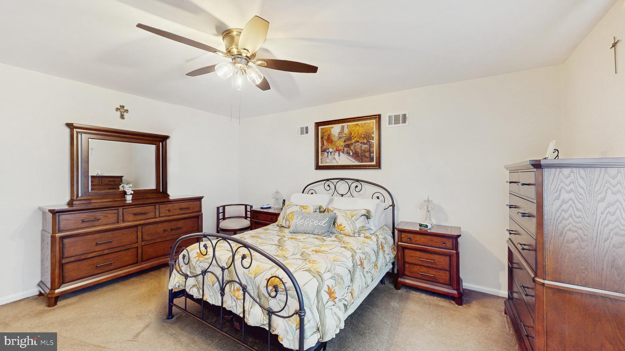 19 Laburnum Ln