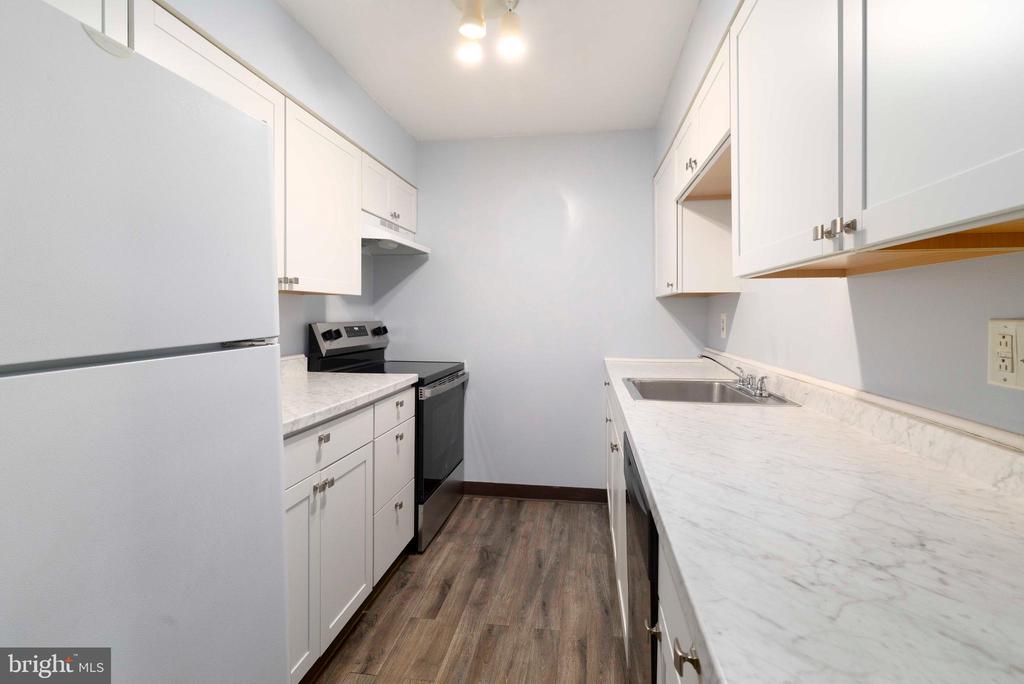212 W 1ST AVE #13