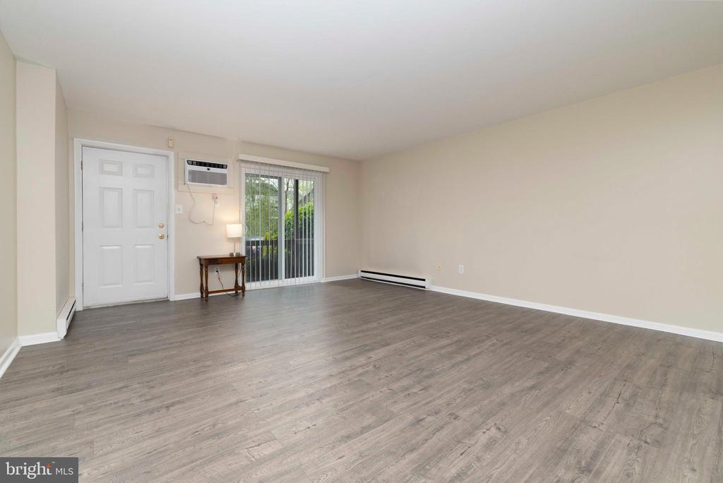212 W 1ST AVE #13