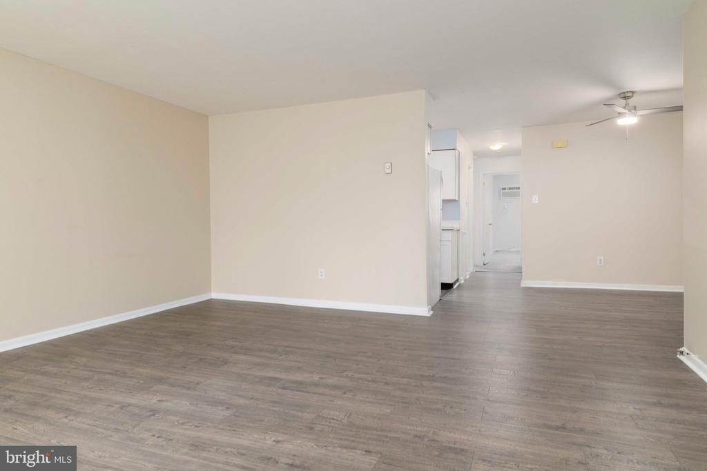 212 W 1ST AVE #13