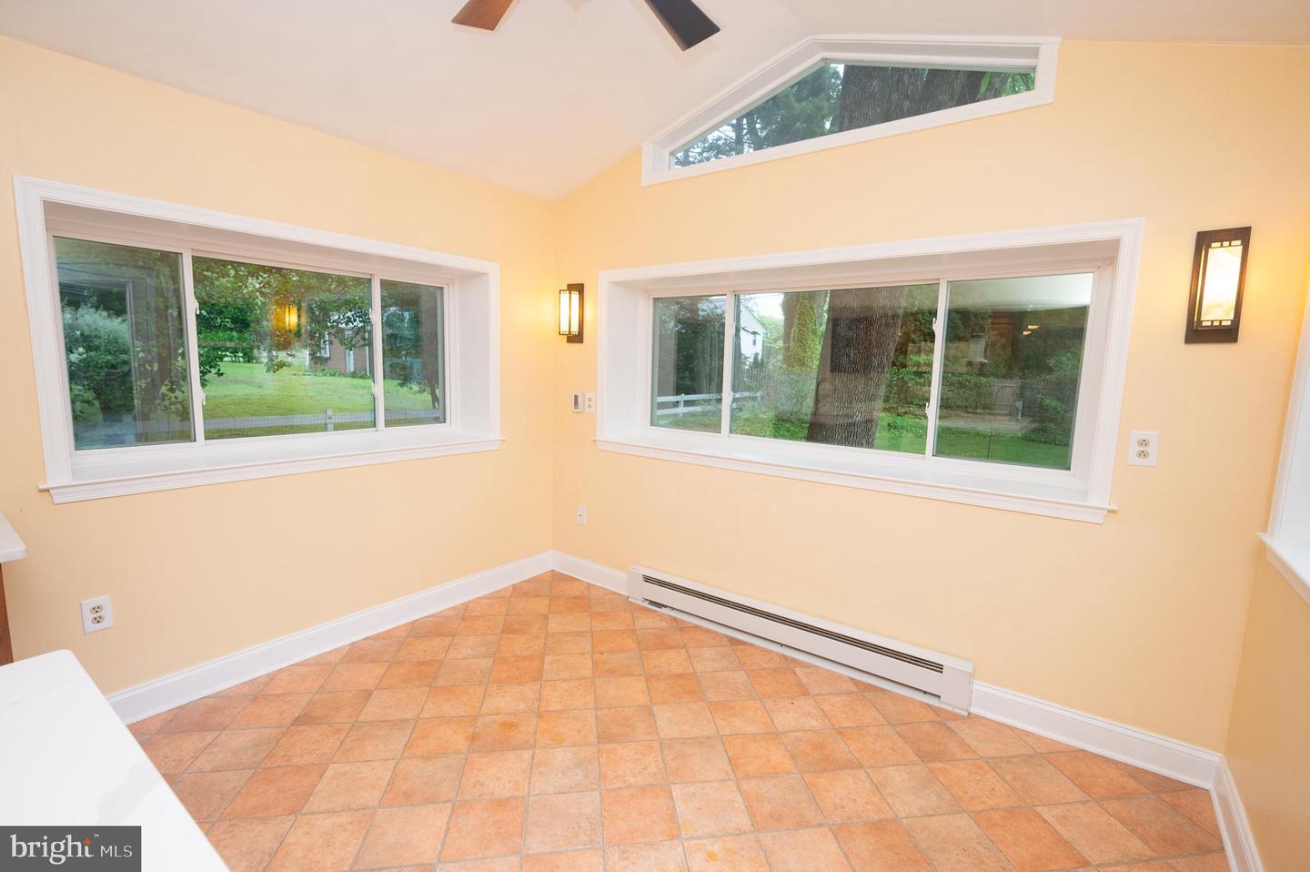 525 Croyden Rd