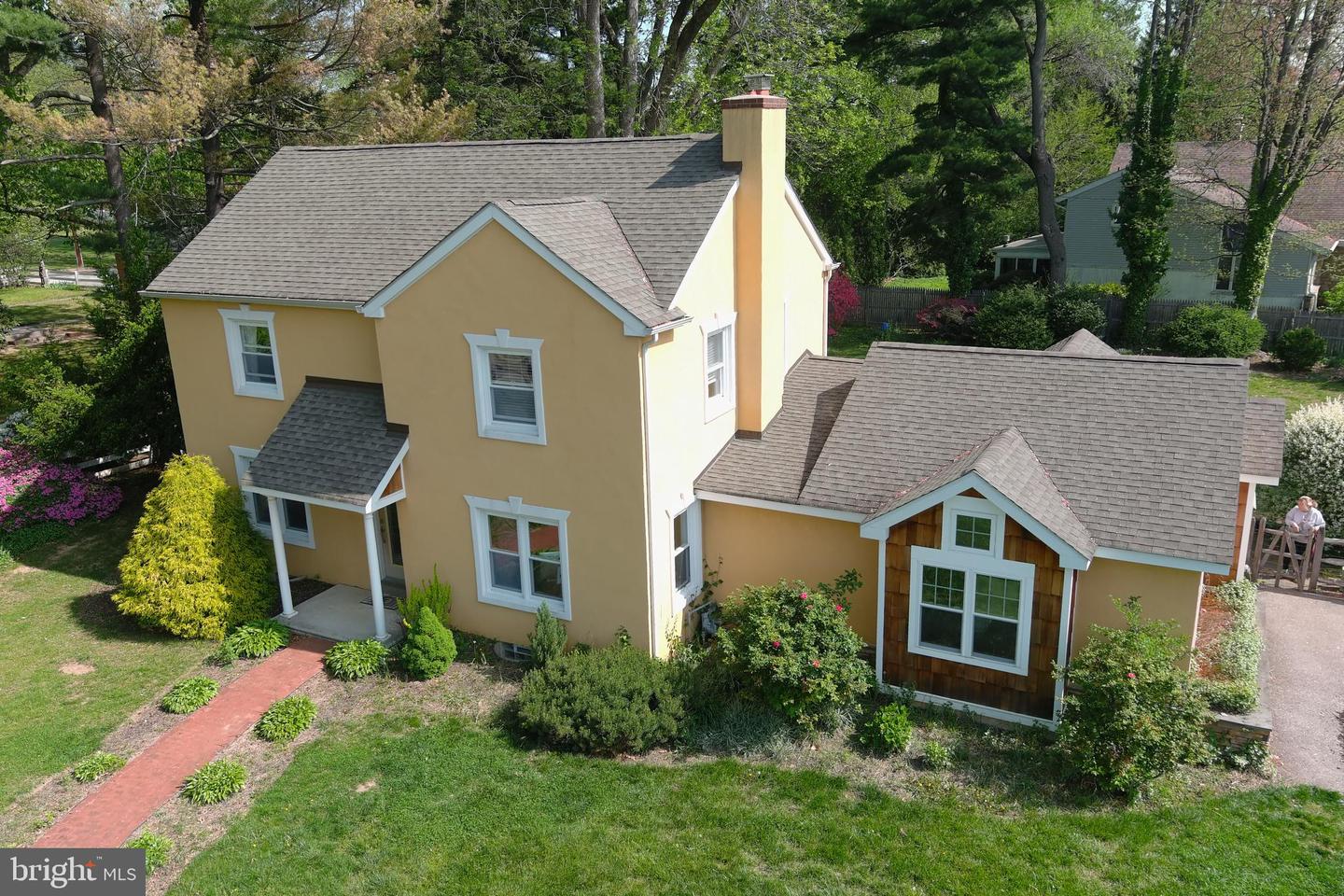 525 Croyden Rd