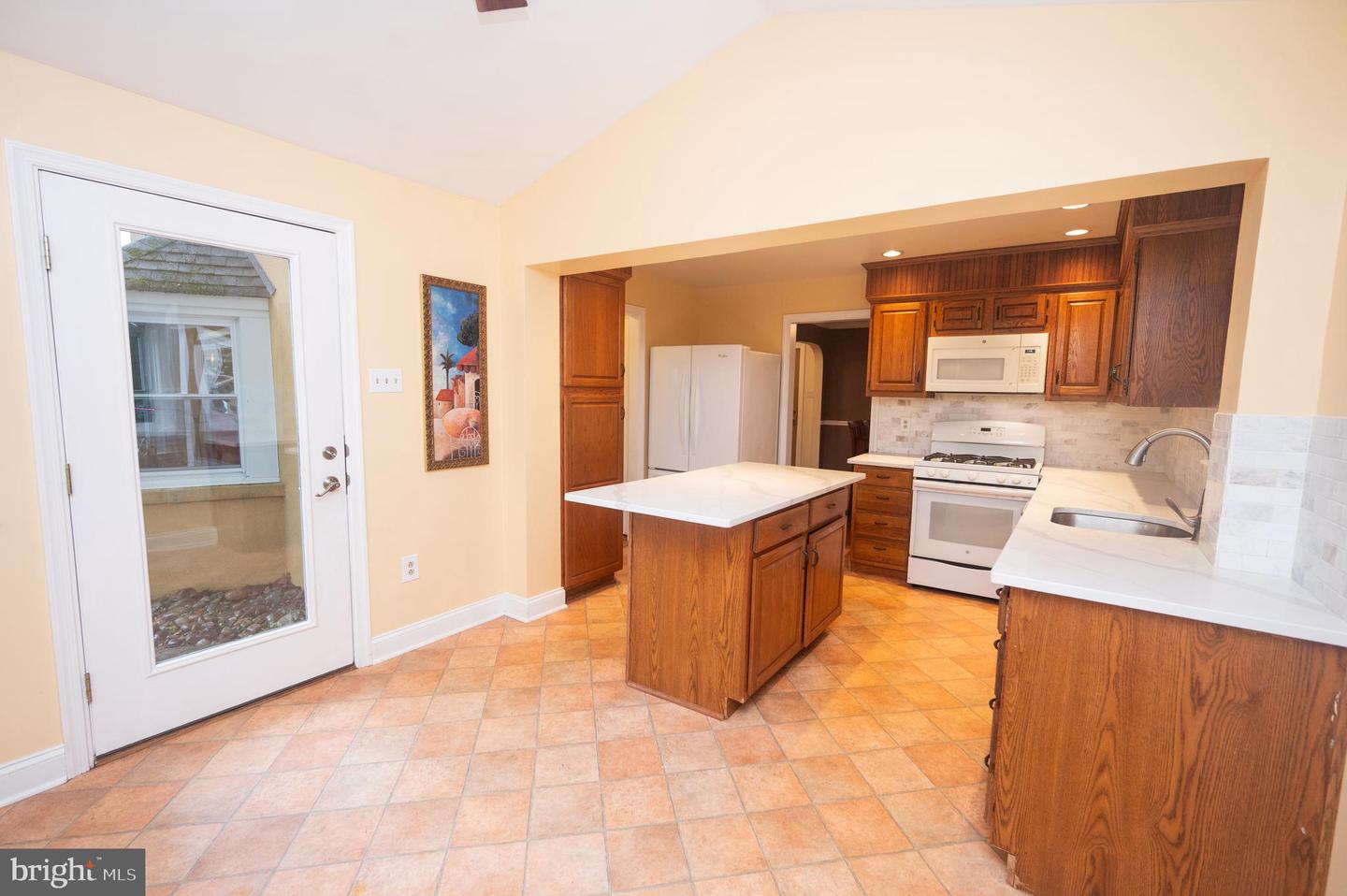 525 Croyden Rd