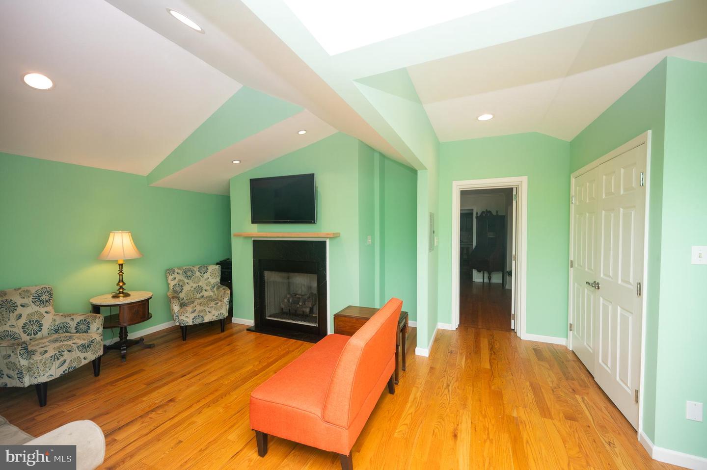 525 Croyden Rd