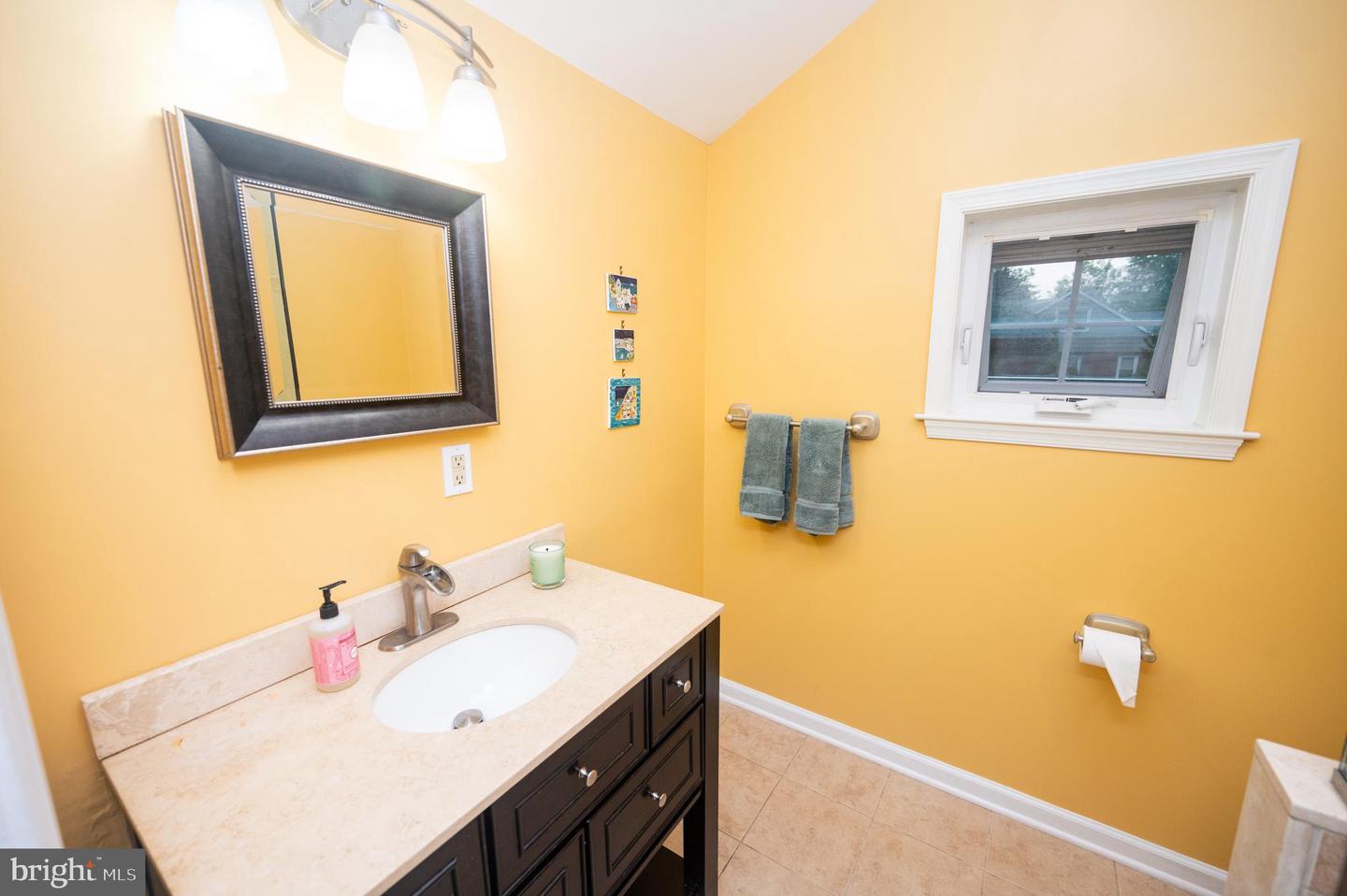 525 Croyden Rd