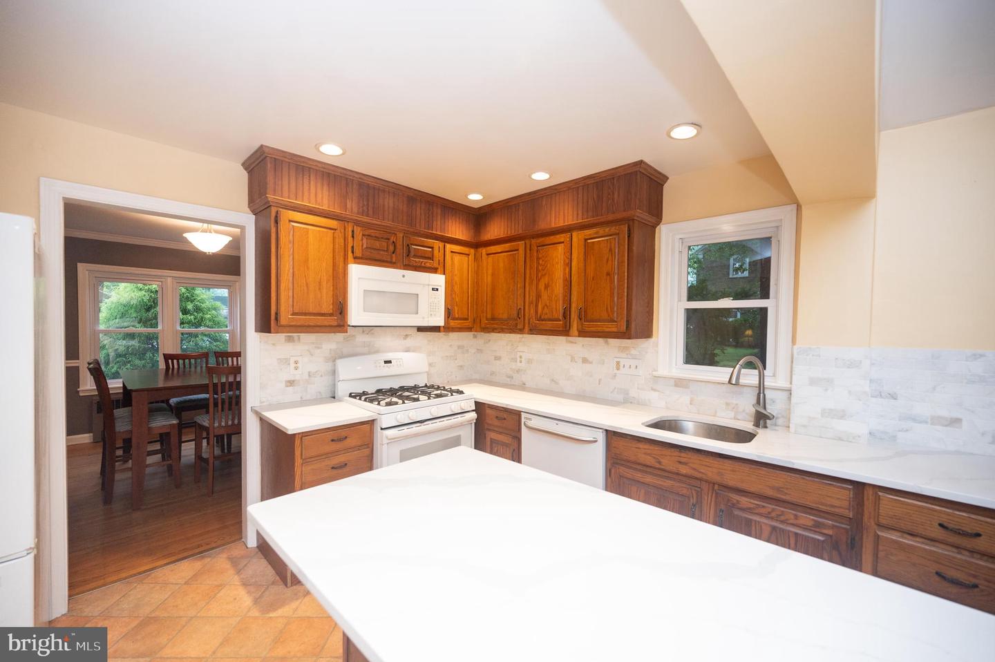 525 Croyden Rd