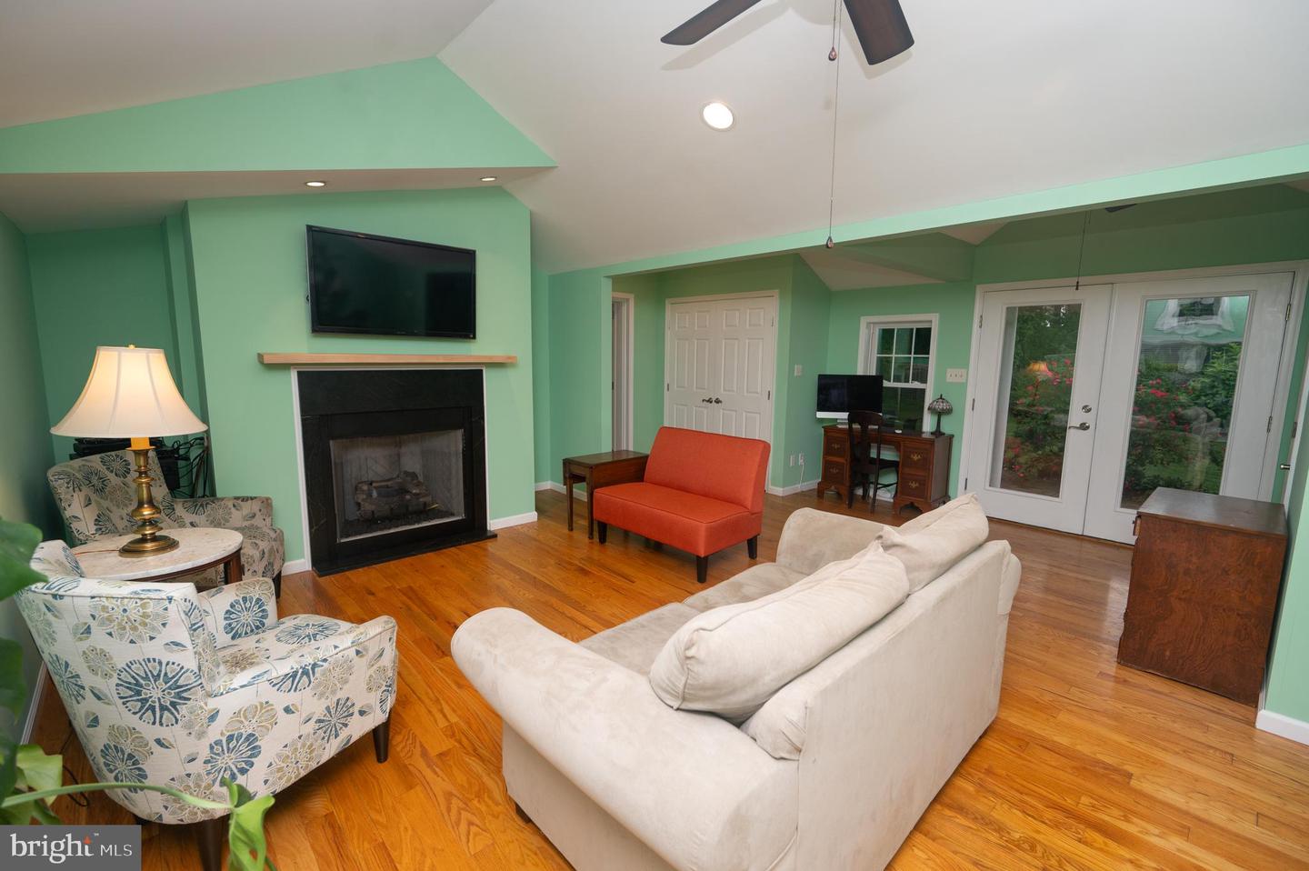 525 Croyden Rd