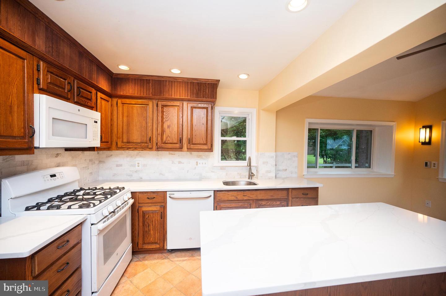 525 Croyden Rd