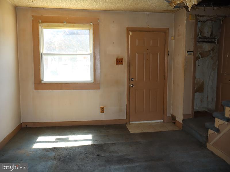 25 Rosemont Ave