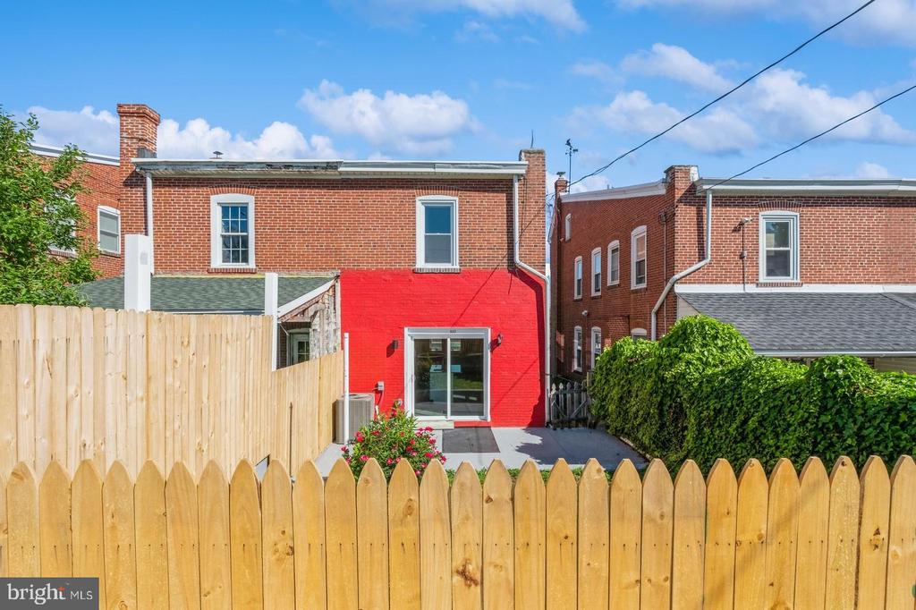 532 Bush St