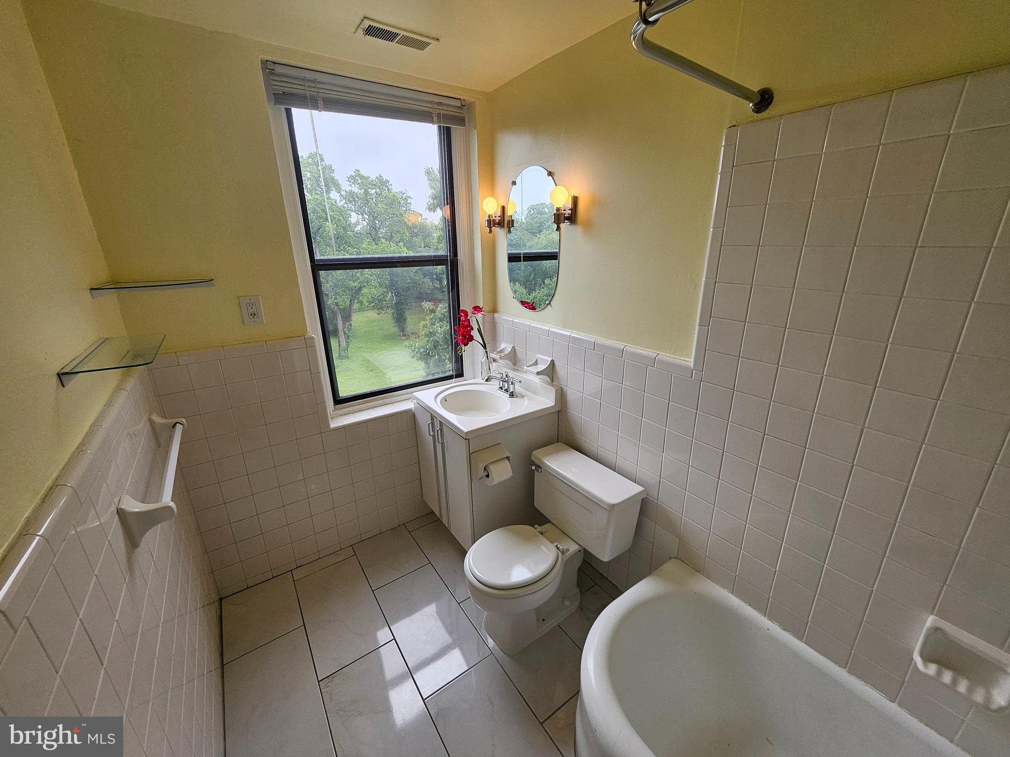 900 Valley Rd #A-401