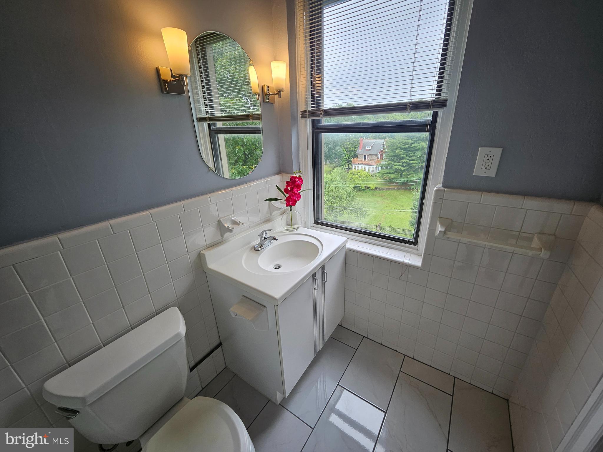 900 Valley Rd #A-401