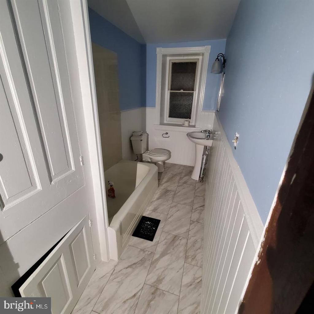1806 Graham Ln