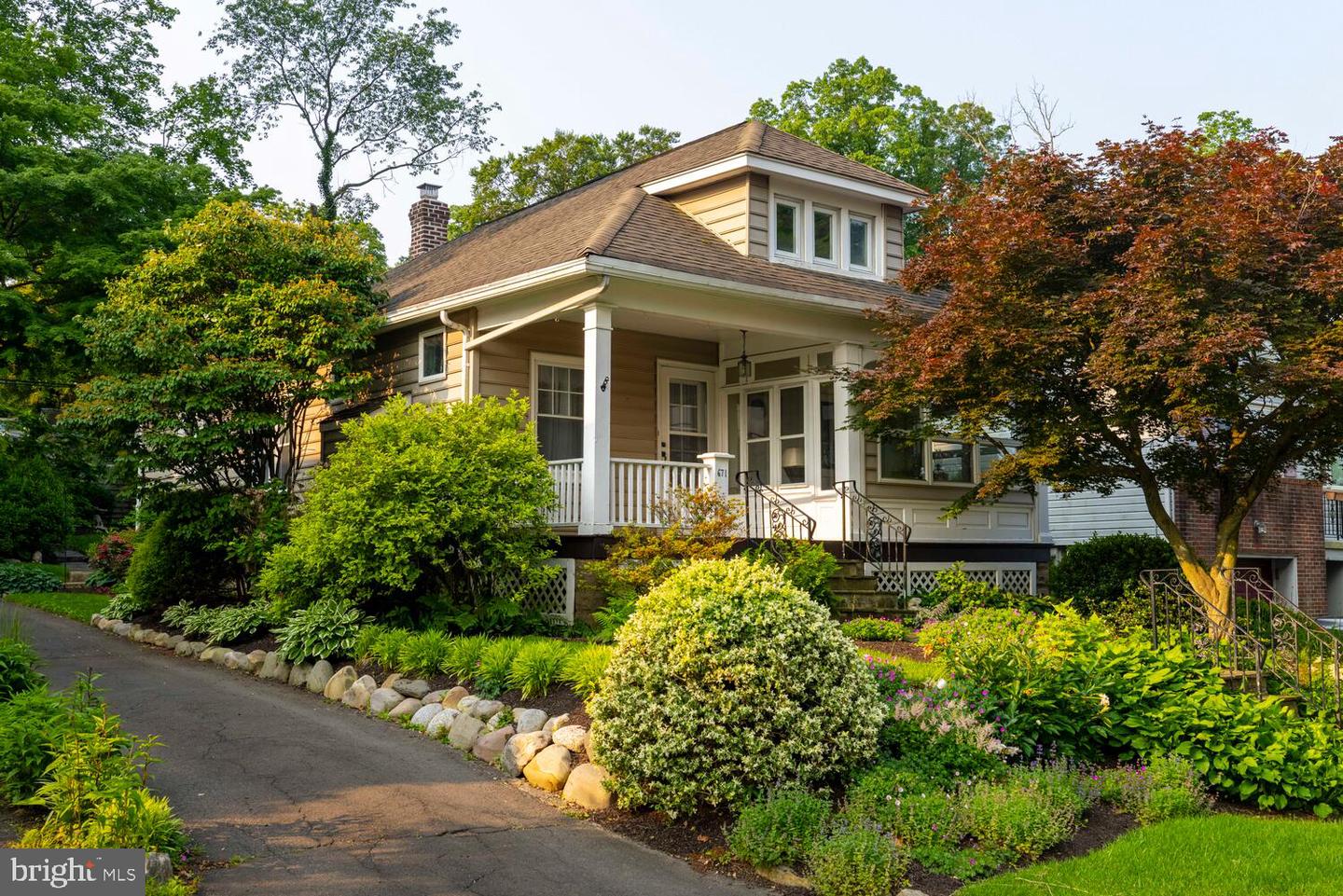 671 Edge Hill Rd