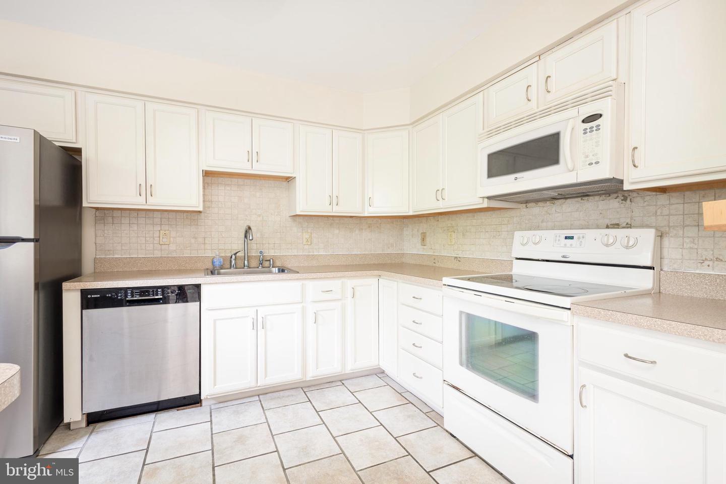 8560 Trumbauer Dr #L-40