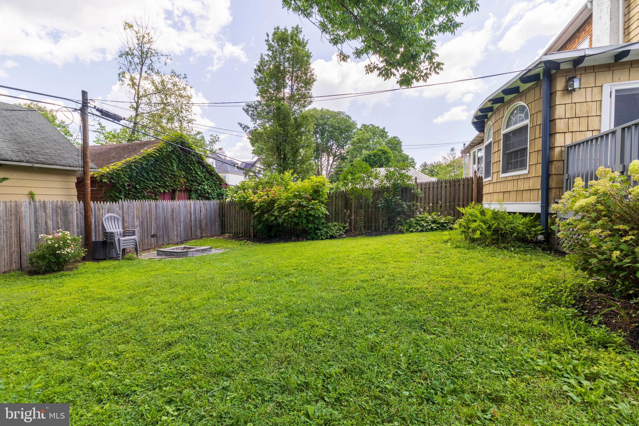 1107 Stratford Ave
