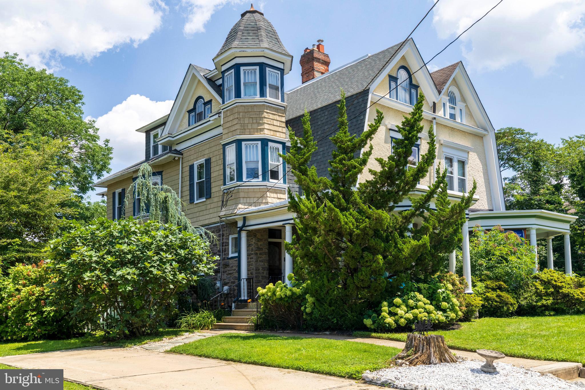 1107 Stratford Ave