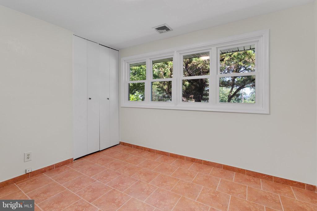 1302 Cromwell Rd