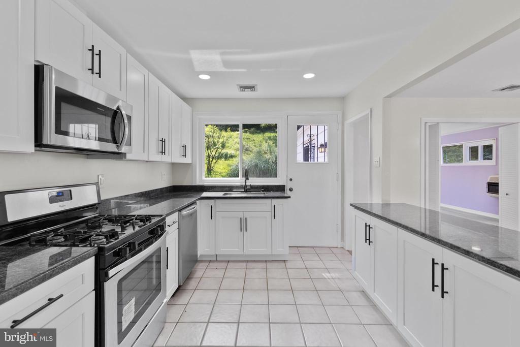 1302 Cromwell Rd