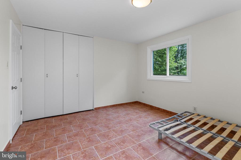 1302 Cromwell Rd