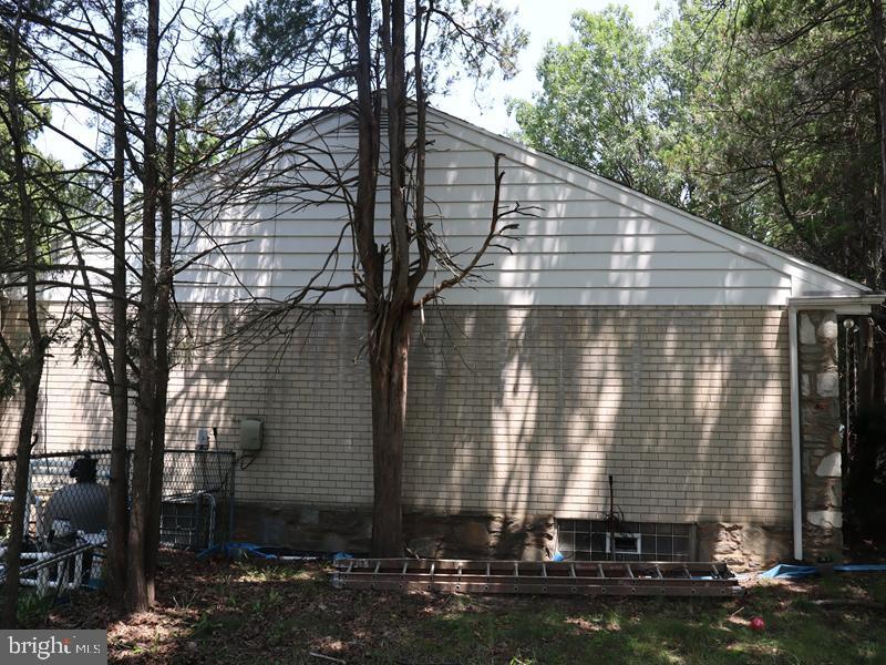 1901 Lantern Ln