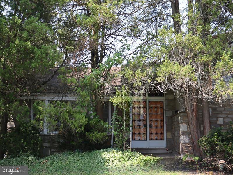 1901 Lantern Ln
