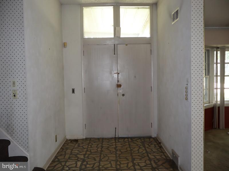 1901 Lantern Ln