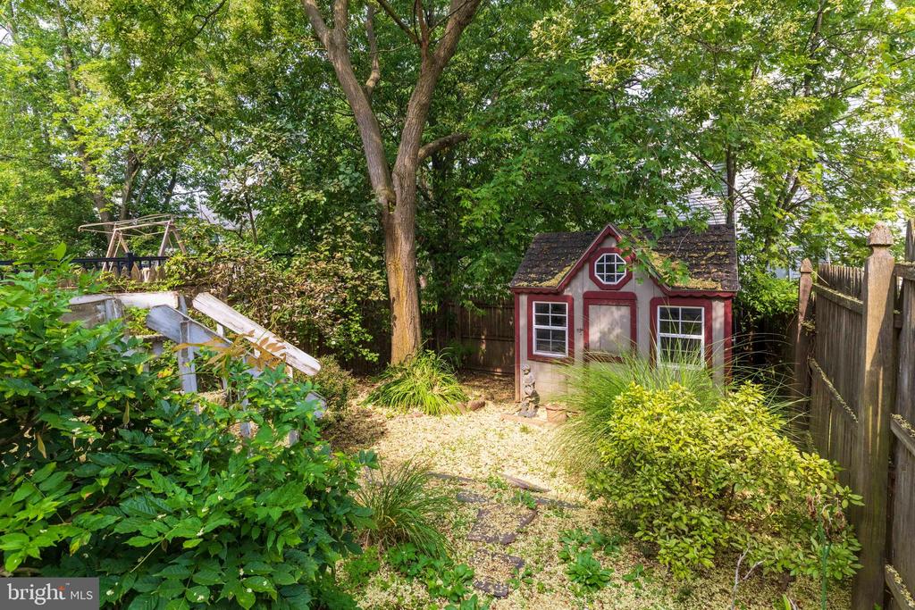 225 Orchard Dr