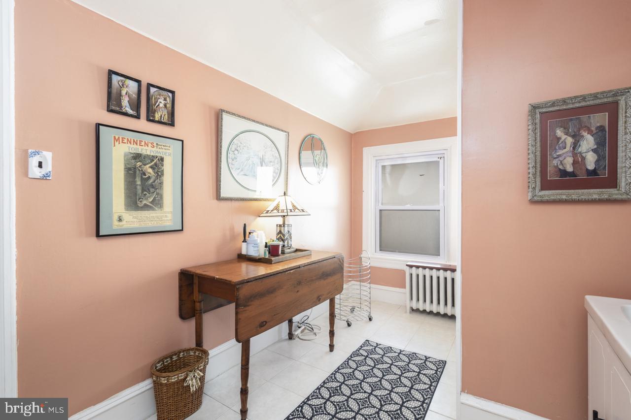 221 S EASTON ROAD
