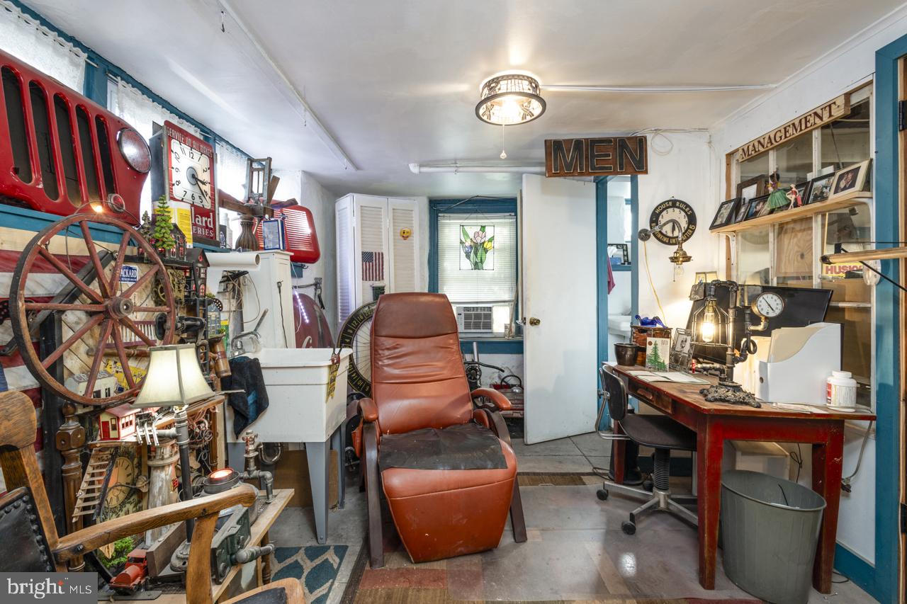 221 S EASTON ROAD
