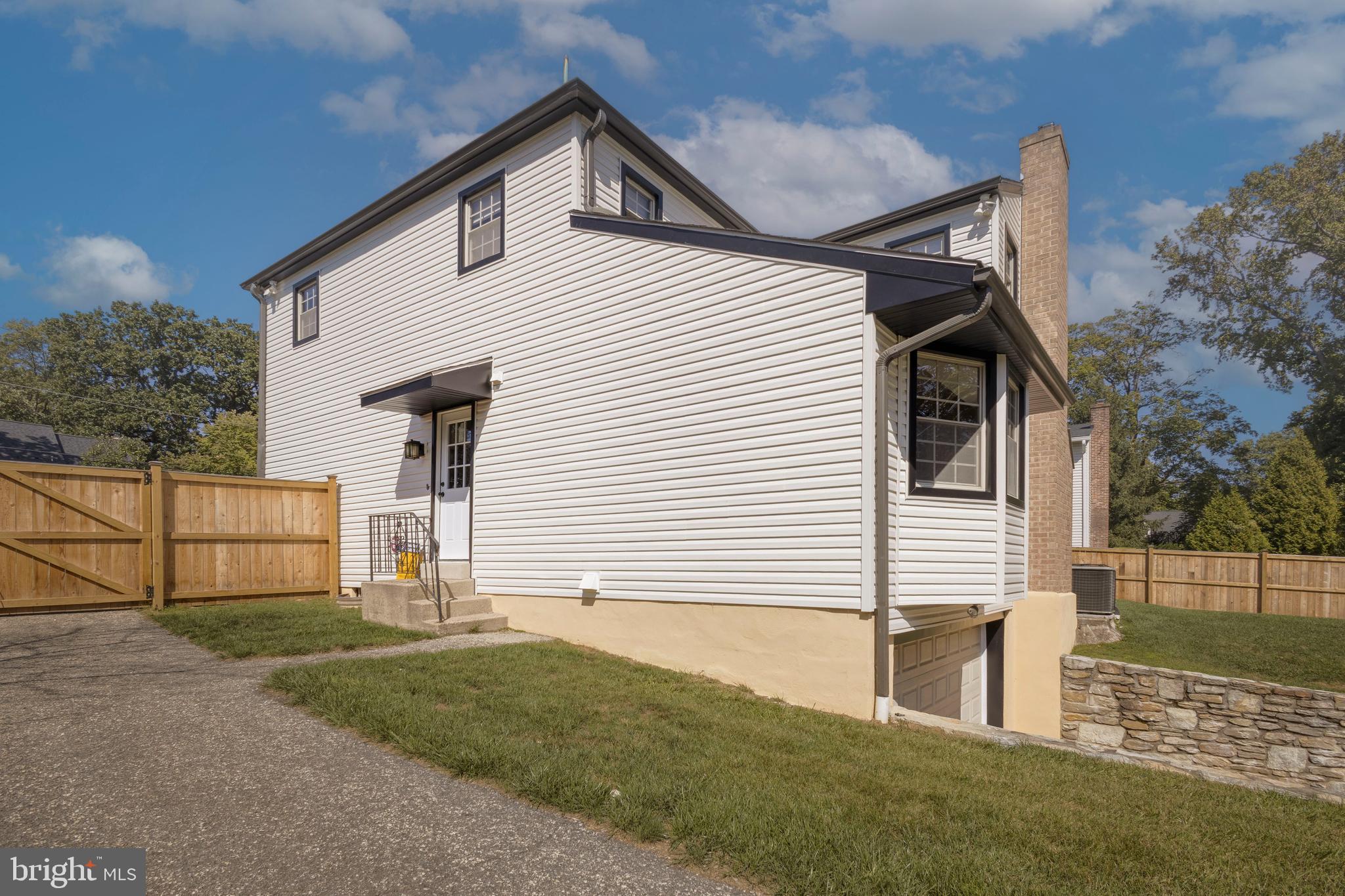 506 E GRAVERS LANE