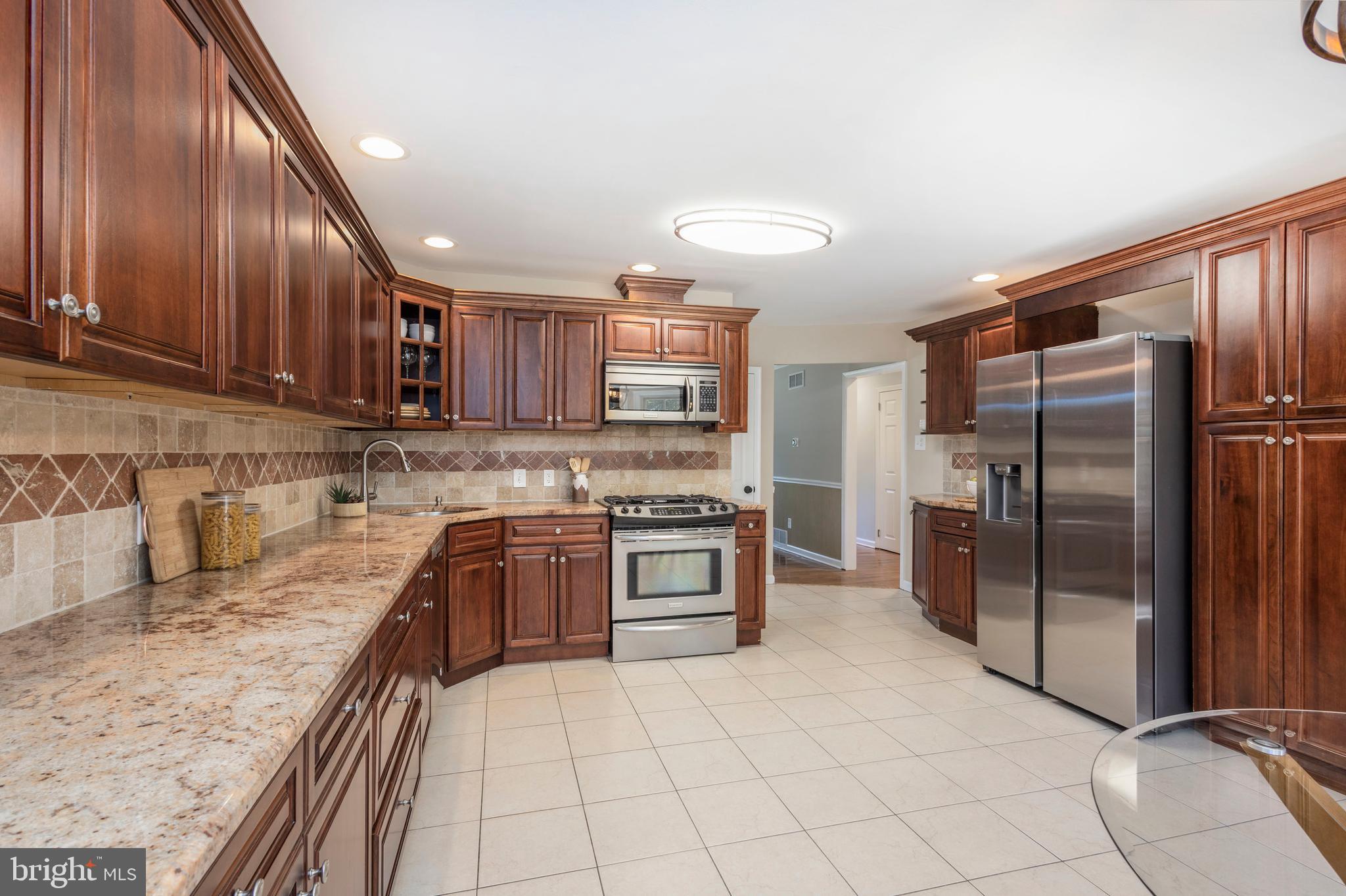 506 E GRAVERS LANE