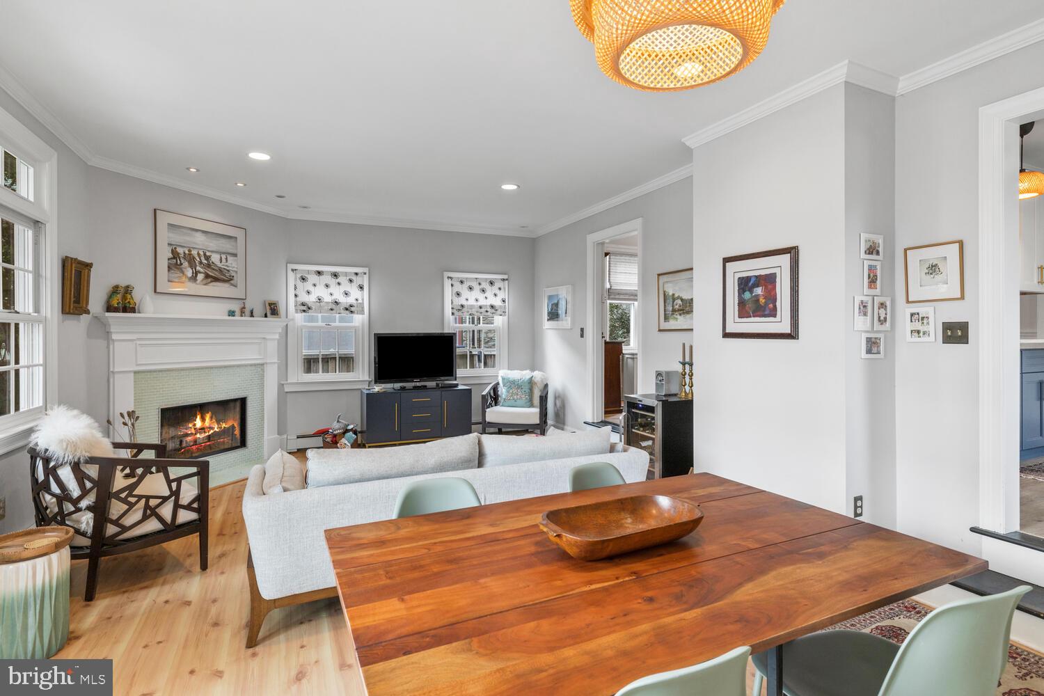 307 ROSLYN AVENUE