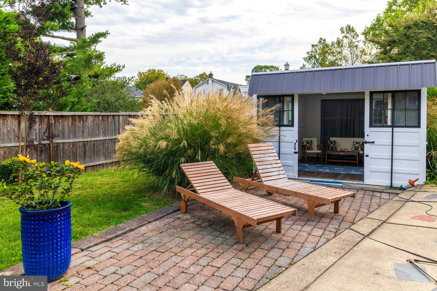 307 ROSLYN AVENUE