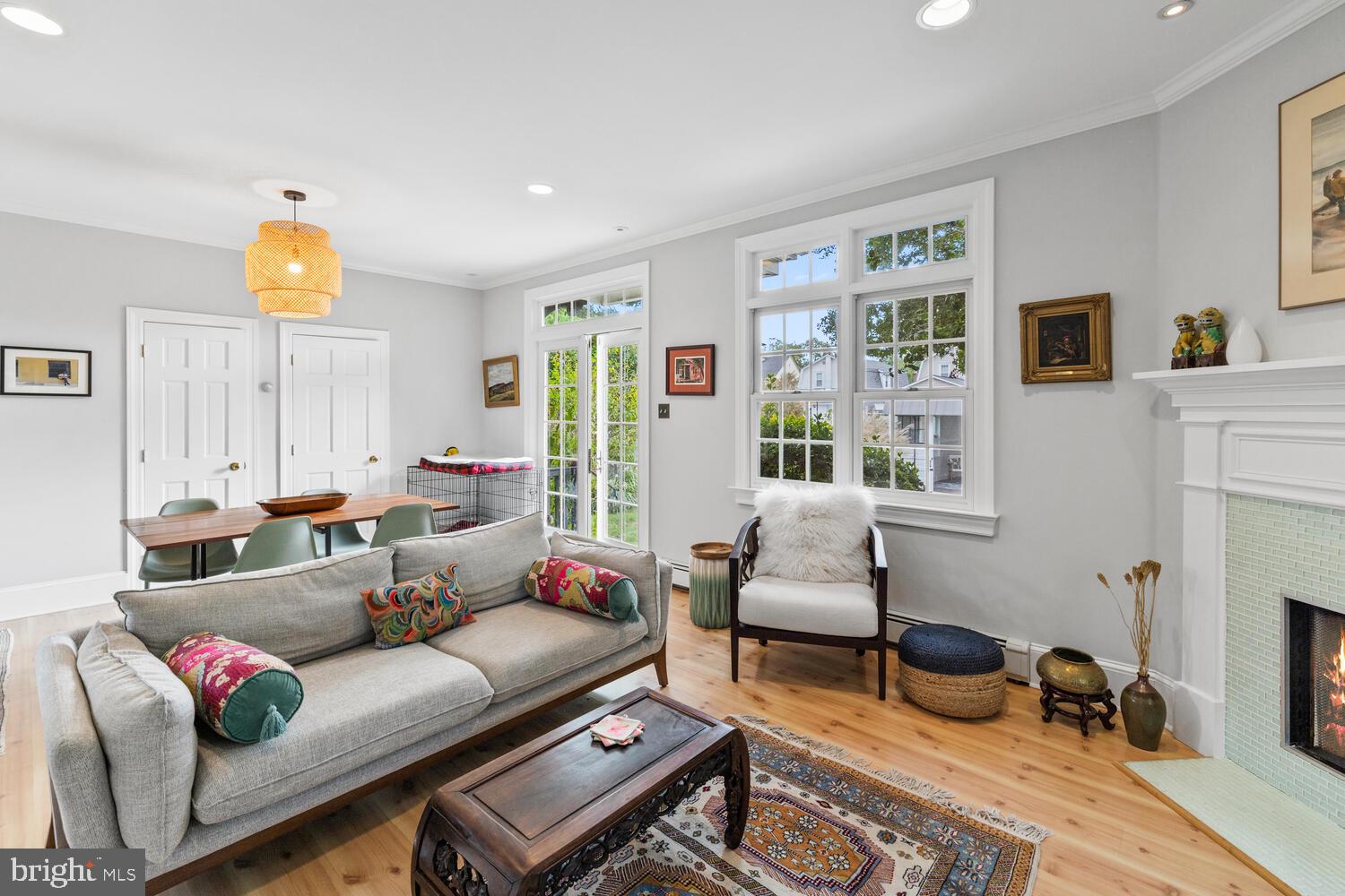 307 ROSLYN AVENUE