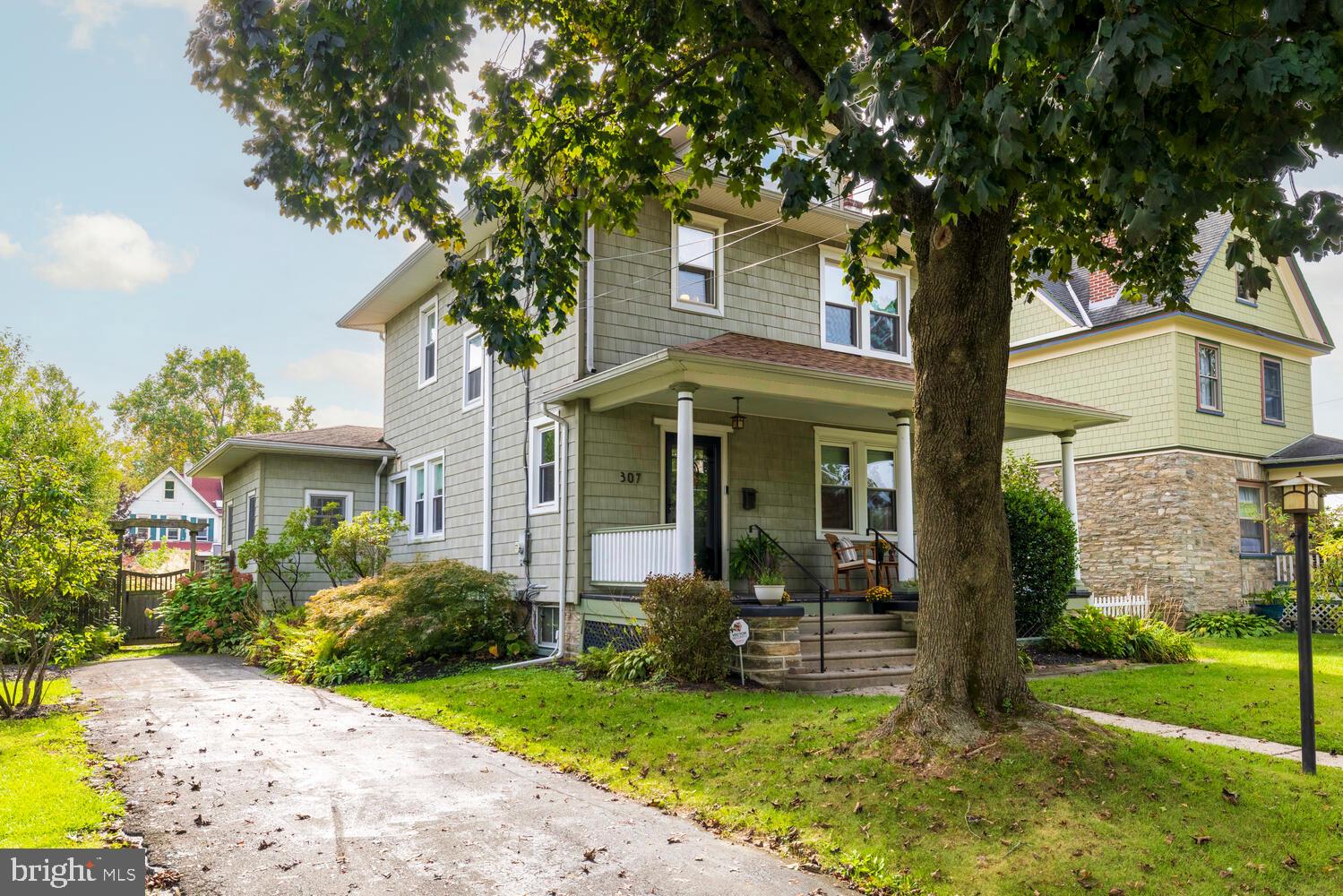307 ROSLYN AVENUE