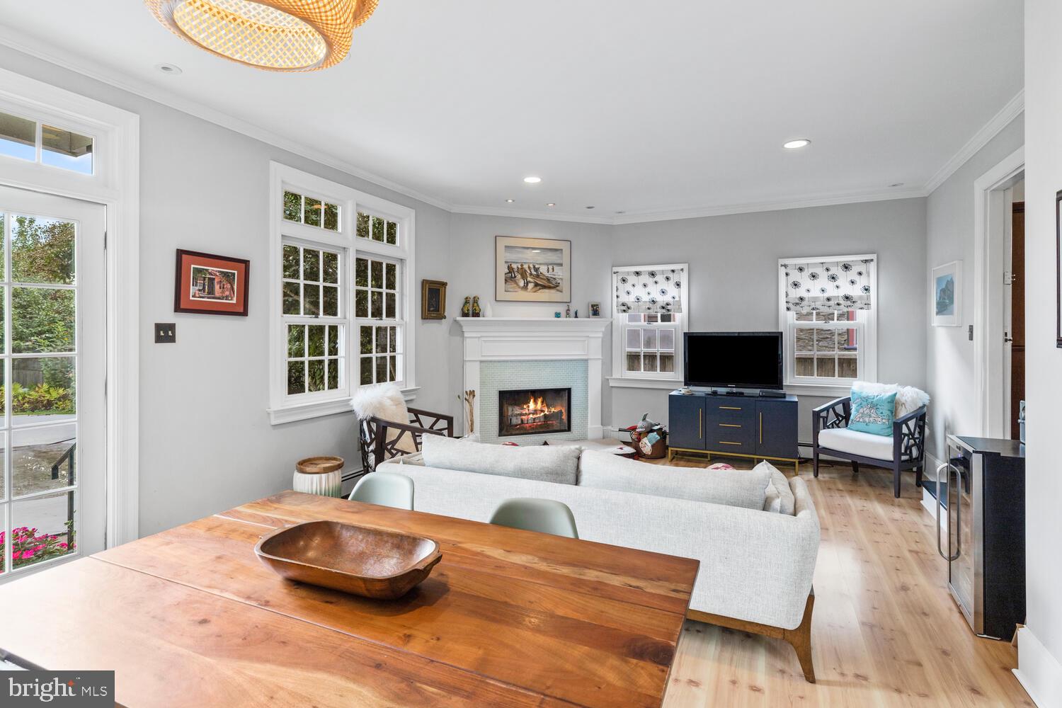 307 ROSLYN AVENUE