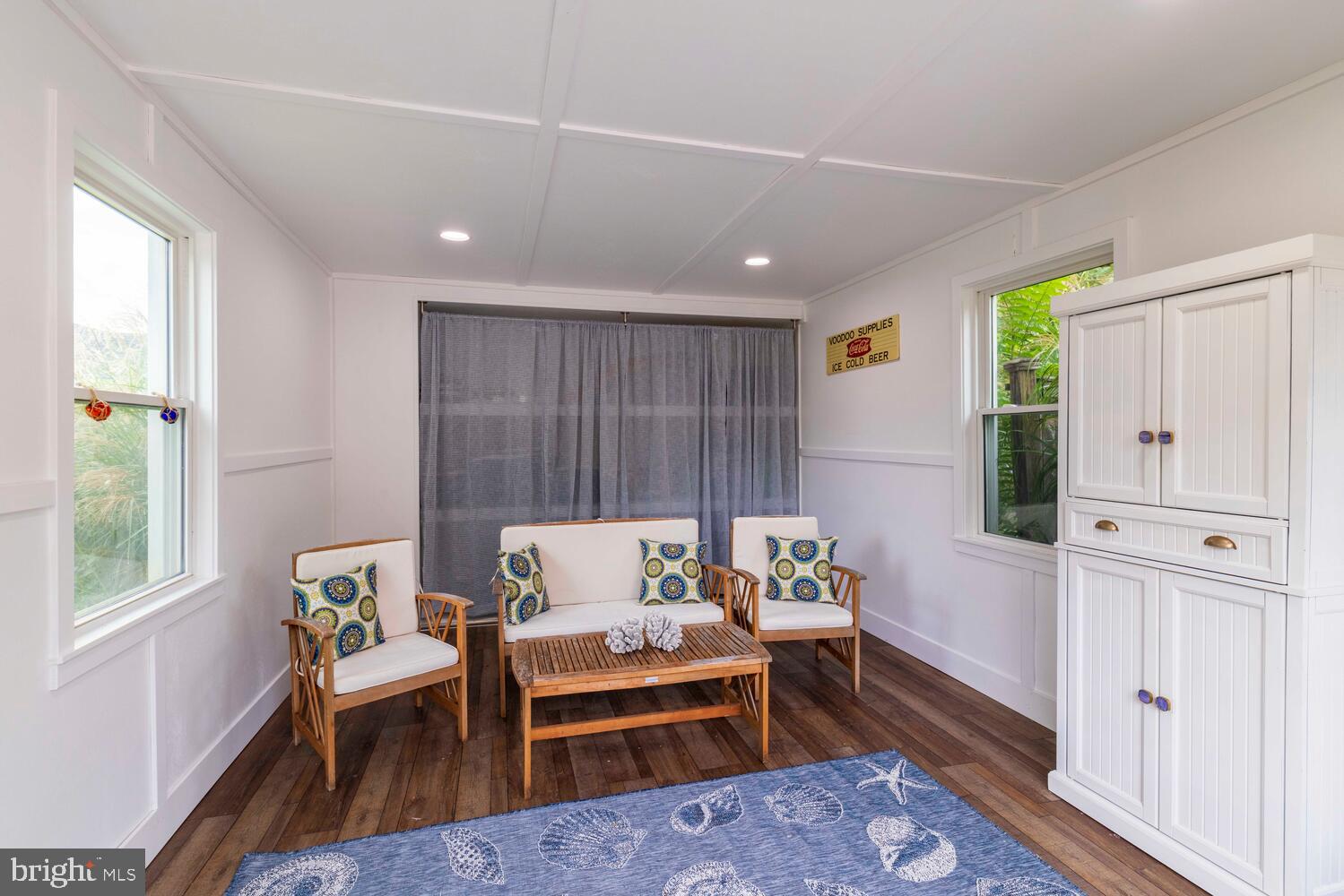 307 ROSLYN AVENUE