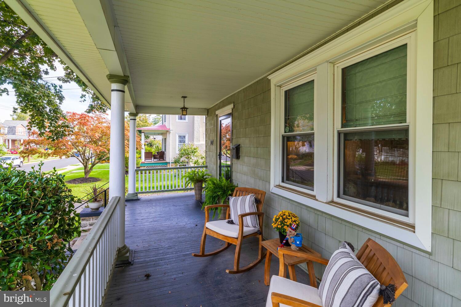 307 ROSLYN AVENUE