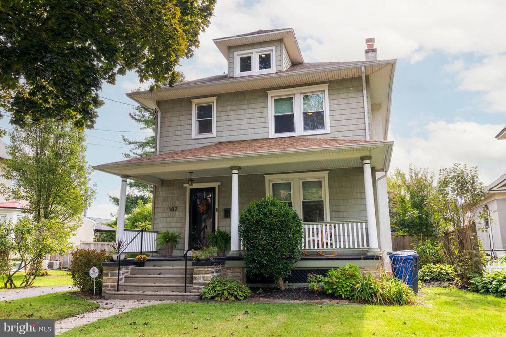 307 ROSLYN AVENUE